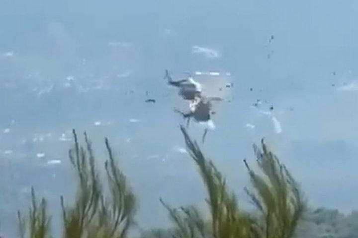 Τραγωδία: Δύο νεκροί μετά τη σύγκρουση των ελικοπτέρων στην Ψάθα