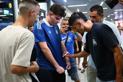 Οι πρώτες στιγμές του Γιαννούλη στο "Μακεδονία" για να ολοκληρώσει τη μεταγραφή του στον ΠΑΟΚ