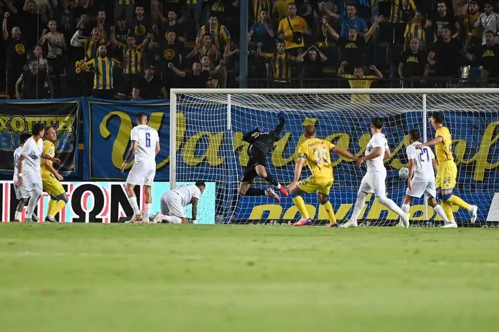 Η κεφαλιά του Γκράναθ για το 1-0 του Παναιτωλικού κόντρα στον Αστέρα ΑΚΤΟR