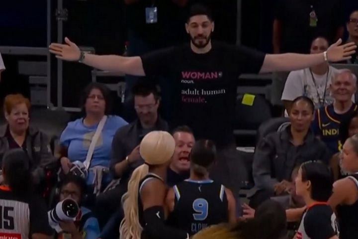 WNBA: Ο Καντέρ τσακώθηκε με παίκτρια του Σικάγο και τον έβγαλαν εκτός γηπέδου