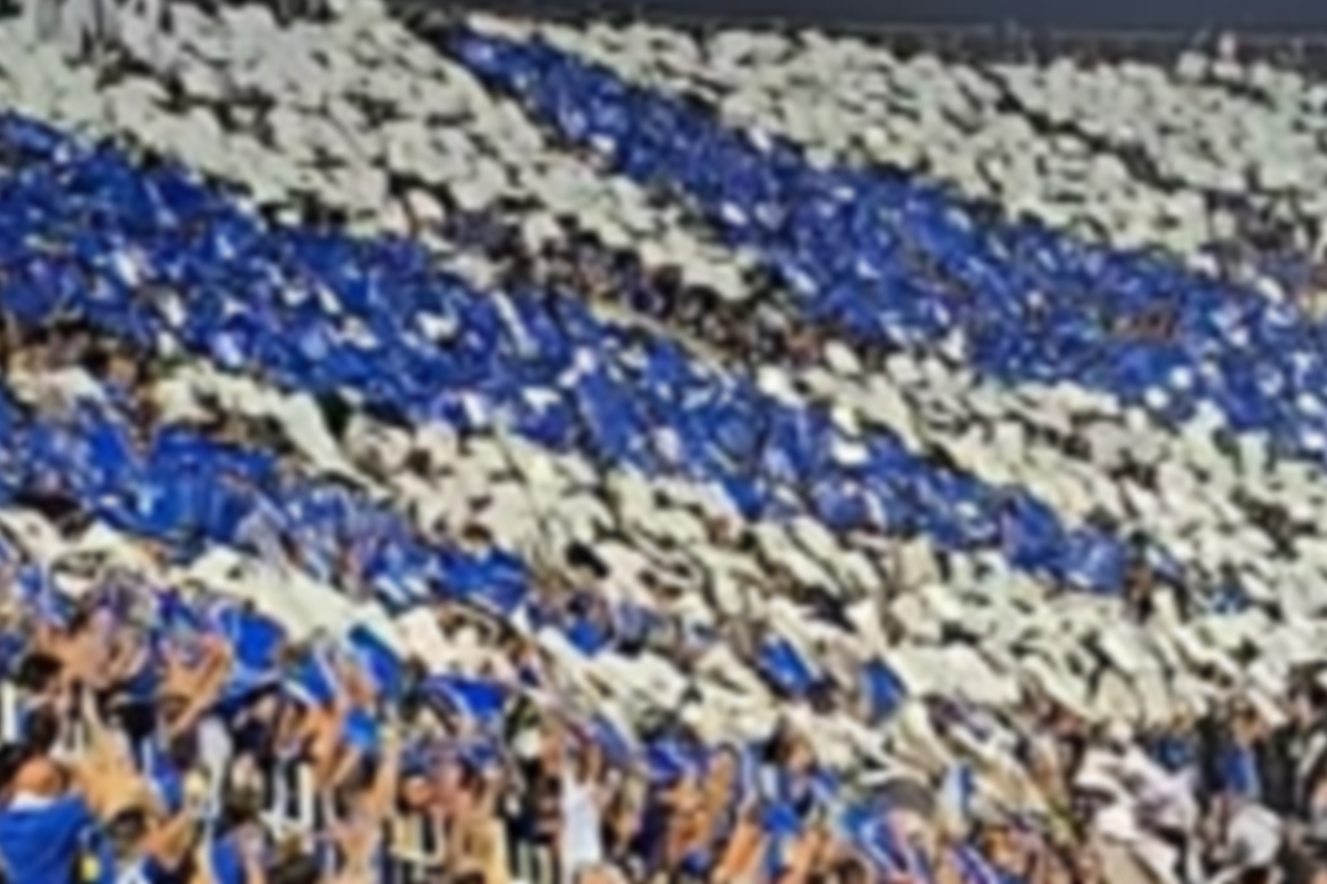 Πάνω από 38.000 φίλαθλοι στο "Βασίλ Λέφσκι" για την αναμέτρηση της ΑΕΚ με τη Λέφσκι                                          Πάνω από 38.000 φίλαθλοι στο "Βασίλ Λέφσκι" για την αναμέτρηση της ΑΕΚ με τη Λέφσκι