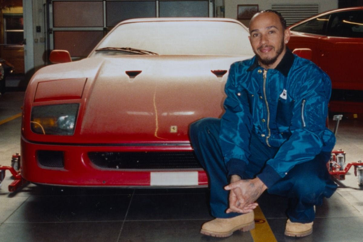 Χάμιλτον: Απέκτησε τη Ferrari των ονείρων του που ήταν παρατημένη για 30 χρόνια σε γκαράζ – Πόσο κοστίζει η σπάνια F40