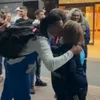 Ευρωπαϊκό Πρωτάθλημα Στίβου: Η υποδοχή του Εμμανουήλ Καραλή από τα μέλη της Εθνικής ομάδας μετά την κατάκτηση του ασημένιου μεταλλίου