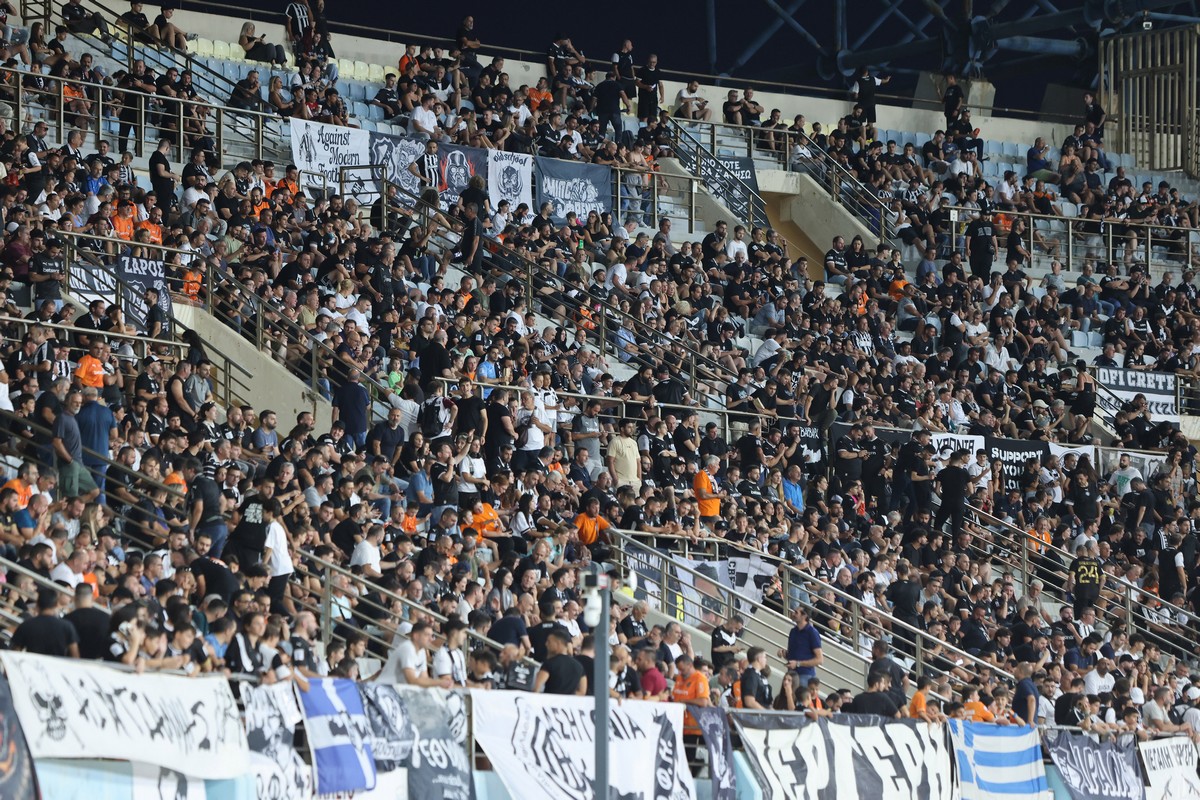 Με τον κόσμο του ο ΟΦΗ στο "Γεώργιος Καραϊσκάκης" κόντρα στον Ολυμπιακό                                           Με τον κόσμο του ο ΟΦΗ στο "Γεώργιος Καραϊσκάκης" κόντρα στον Ολυμπιακό