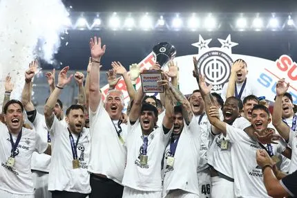 Η απονομή του Superbet Super Cup στον ΟΦΗ: Η κούπα στον ουρανό του Ηρακλείου