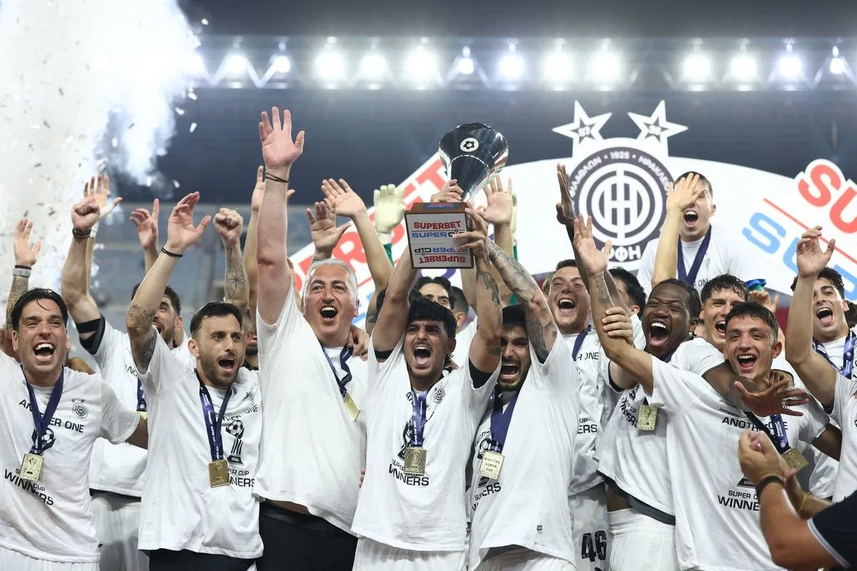Η απονομή του Superbet Super Cup στον ΟΦΗ: Η κούπα στον ουρανό του Ηρακλείου