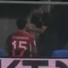Η γλυκιά κίνηση του Μεντιλίμπαρ: Εβγαλε φωτογραφία με φίλο του Ολυμπιακού, που έχει κινητικά προβλήματα