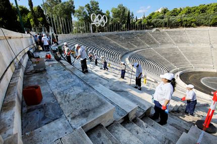 Αρχισε ο καθαρισμός των μαρμάρων στο Παναθηναϊκό Στάδιο από την Ελληνική Ολυμπιακή Επιτροπή