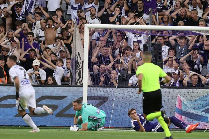 Μεγάλη επέμβαση του Παβλένκα, κρατά το 0-0 στο Άντερλεχτ – ΠΑΟΚ