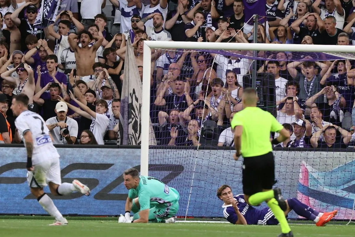 Μεγάλη επέμβαση του Παβλένκα, κρατά το 0-0 στο Άντερλεχτ – ΠΑΟΚ