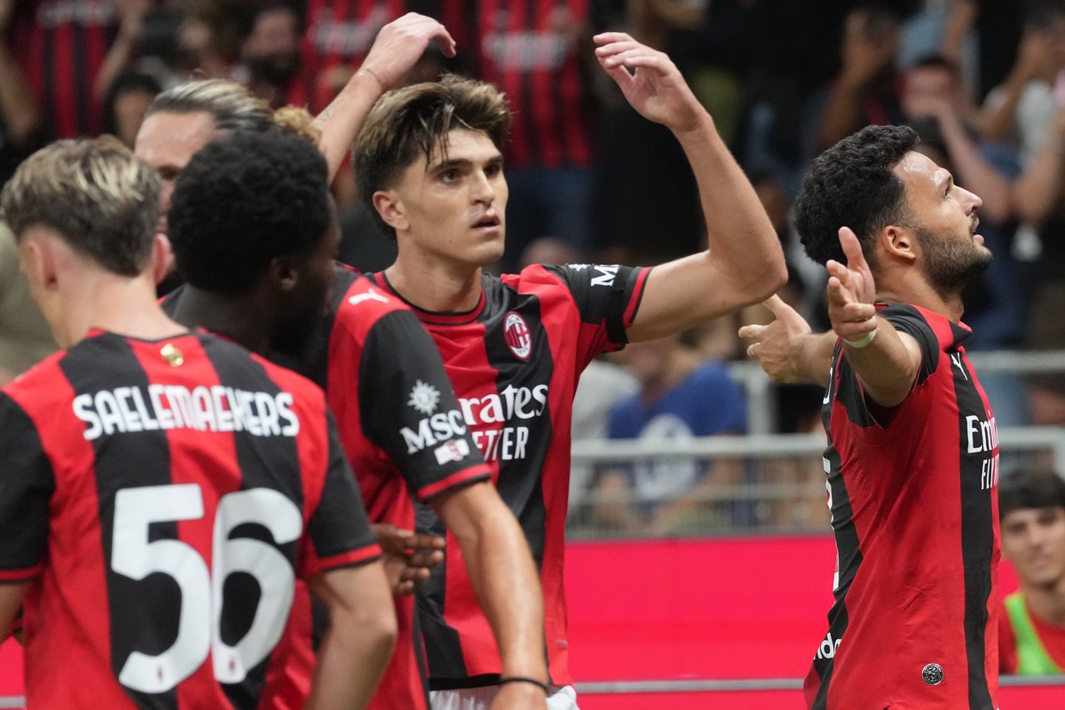 Η Μίλαν ζορίστηκε αλλά νίκησε 2-0 τη Βενέτσια για το 2Χ2 στη Serie A                                          Η Μίλαν ζορίστηκε αλλά νίκησε 2-0 τη Βενέτσια για το 2Χ2 στη Serie A