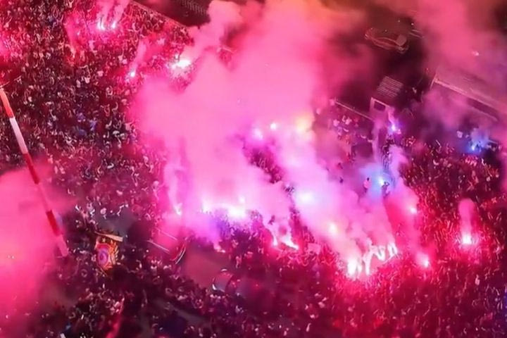 Εικόνες από την άφιξη του Μοχάμεντ Σαλάχ