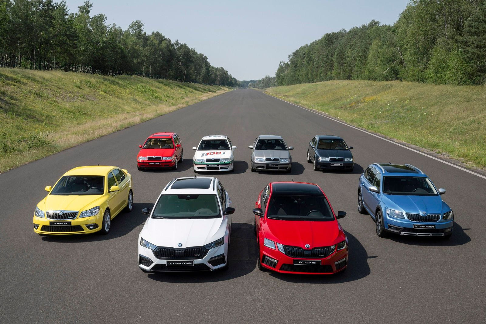 Skoda Octavia: Τρεις δεκαετίες ζωής για το εμβληματικό sedan της Μλάντα Μπόλεσλαβ