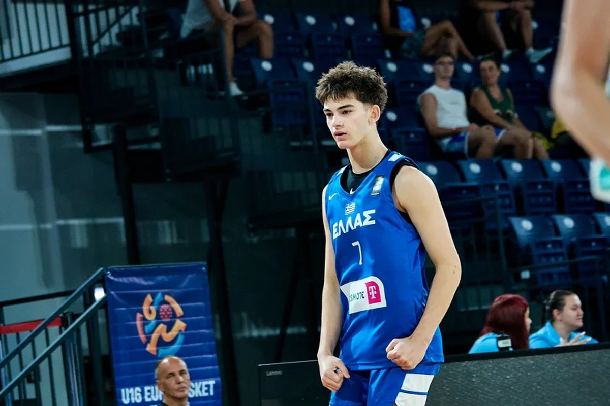 Η Εθνική Παίδων στα προημιτελικά του EuroBasket U16 μετά από μάχη με τη Σλοβενία, double-double του Σπανούλη και σούπερ Μαναμά                                          Η Εθνική Παίδων στα προημιτελικά του EuroBasket U16 μετά από μάχη με τη Σλοβενία, double-double του Σπανούλη και σούπερ Μαναμά