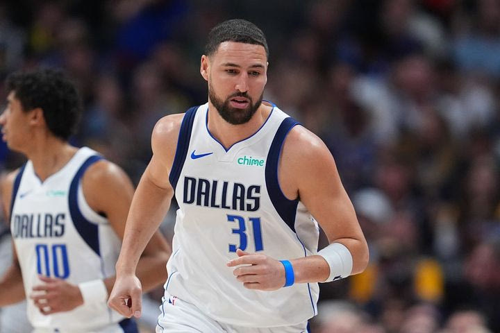 NBA: Οι Χιτ στην κορυφή της λίστας για την απόκτηση του Τόμπσον, αν πληρώσουν το buy-out στους Μάβερικς