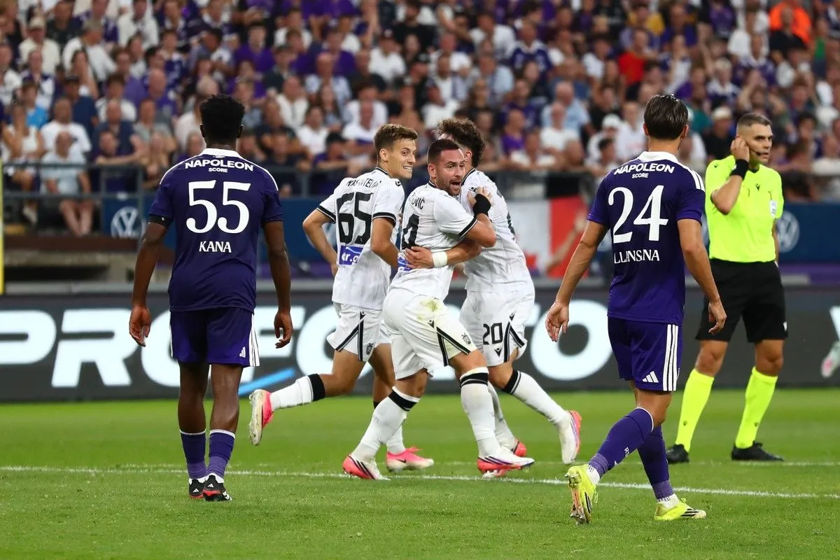 Ο Ζίβκοβιτς κάνει το 1-1 κόντρα στην Άντερλεχτ και βάζει τον ΠΑΟΚ ξανά στο παιχνίδι της πρόκρισης