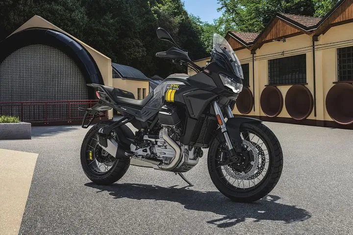 Οι Moto Guzzi στην επετειακή έκδοση 105th Anniversary γιορτάζουν τα 105 χρόνια του “αετού”