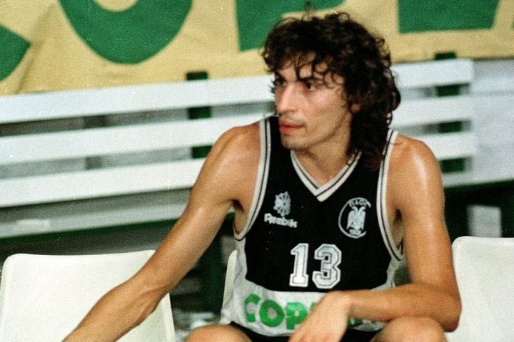 Ο Φασούλας γύρισε στο 1993 και θυμήθηκε την απόφαση να αφήσει τον ΠΑΟΚ για τον Ολυμπιακό: "Έφυγα γιατί πολύ απλά δεν με ήθελαν"