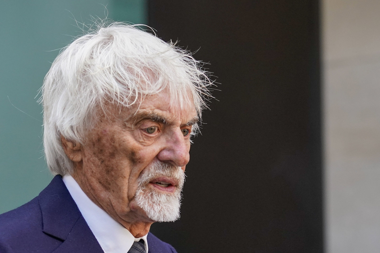 O Μπέρνι Έκλεστοουν φέρεται να συνελήφθη σε αεροδρόμιο της Πορτογαλίας επειδή ταξίδευε με καραμπίνα                                          O Μπέρνι Έκλεστοουν φέρεται να συνελήφθη σε αεροδρόμιο της Πορτογαλίας επειδή ταξίδευε με καραμπίνα