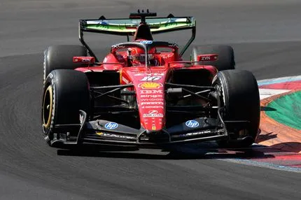 Ο Λεκλέρ ταχύτερος στο 1-2 της Ferrari στο FP1 της Μόντσα με τρία δέκατα από τη Mercedes