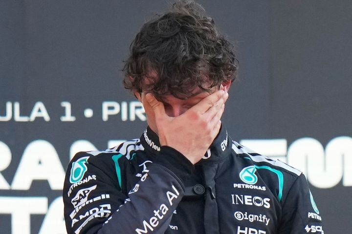 Formula 1: Συγκινημένος στο βάθρο ο Αντονέλι μετά την ιστορική νίκη στη Μόντσα