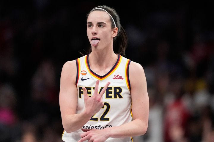 WNBA: Η ιστορική Κλαρκ ώθησε την Ιντιάνα στην ισοφάριση, η Νέα Υόρκη σκούπισε την πρώτη της regular season