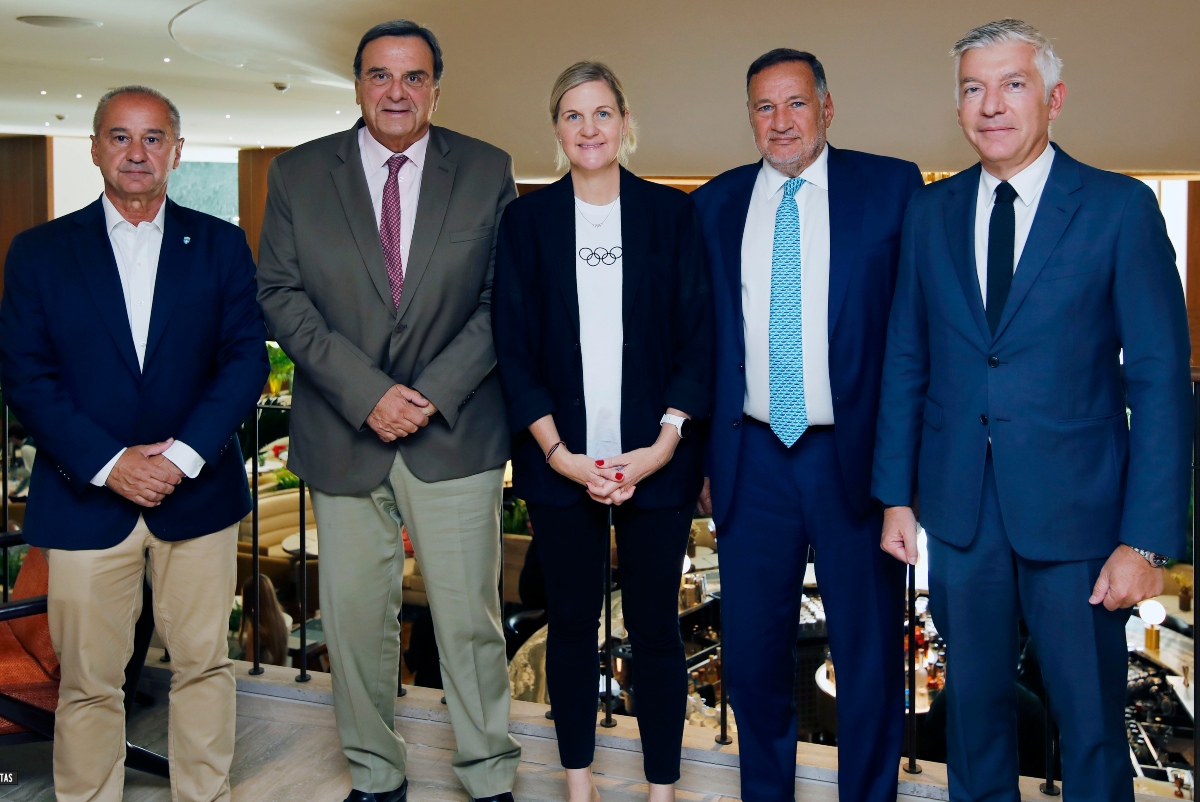 Η Πρόεδρος της ΔΟΕ Κίρστι Κόβεντρι εντυπωσιάστηκε από το έργο της Ελληνικής Ολυμπιακής Επιτροπής                                          Η Πρόεδρος της ΔΟΕ Κίρστι Κόβεντρι εντυπωσιάστηκε από το έργο της Ελληνικής Ολυμπιακής Επιτροπής