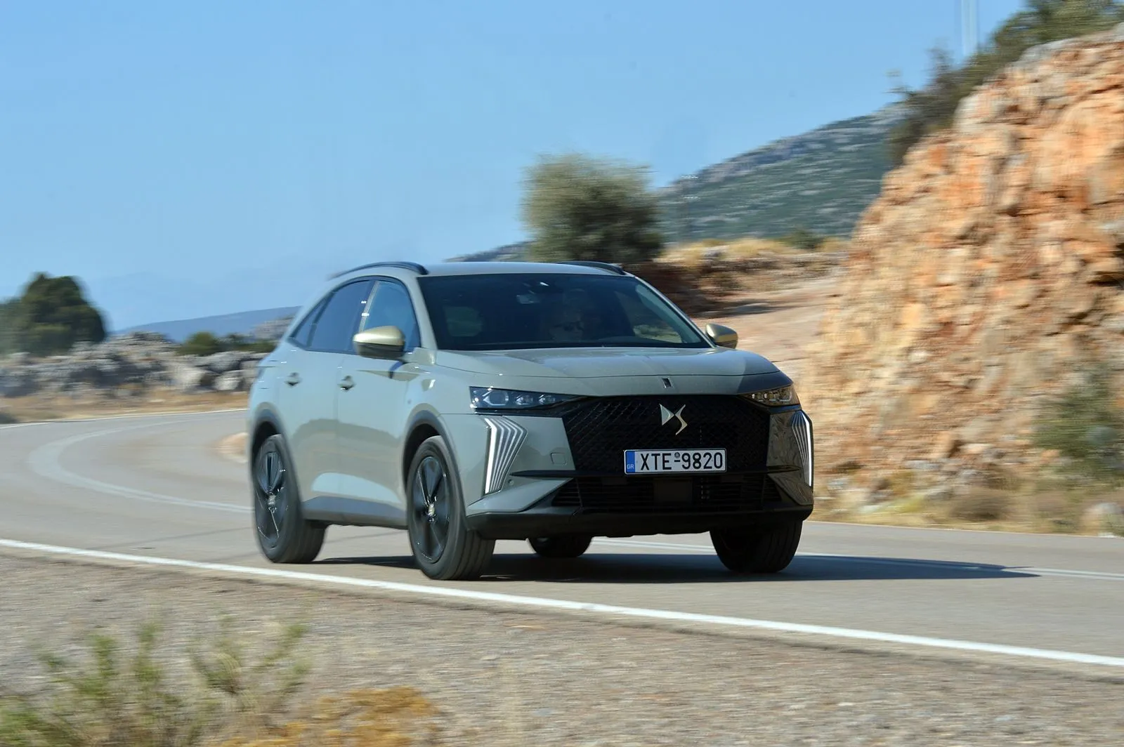 Meta Test Drive: Έκπληξη! Το εναλλακτικό SUV της DS που μπορεί να σε κάνει να χαμογελάς ακόμα και σαν sportsman