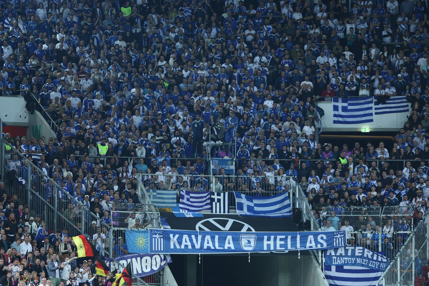 Θέλουν τρεις Τούμπες: Θέμα χρόνου το sold out με Ολλανδία και Γερμανία, ζαλίζει ο αριθμός ατόμων στη λίστα αναμονής                                          Θέλουν τρεις Τούμπες: Θέμα χρόνου το sold out με Ολλανδία και Γερμανία, ζαλίζει ο αριθμός ατόμων στη λίστα αναμονής