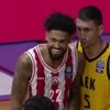 Stoiximan Super Cup: Το trash talking του Λαρεντζάκη στον Ντόρσεϊ – Χαμογέλασε ο γκαρντ του Ολυμπιακού
