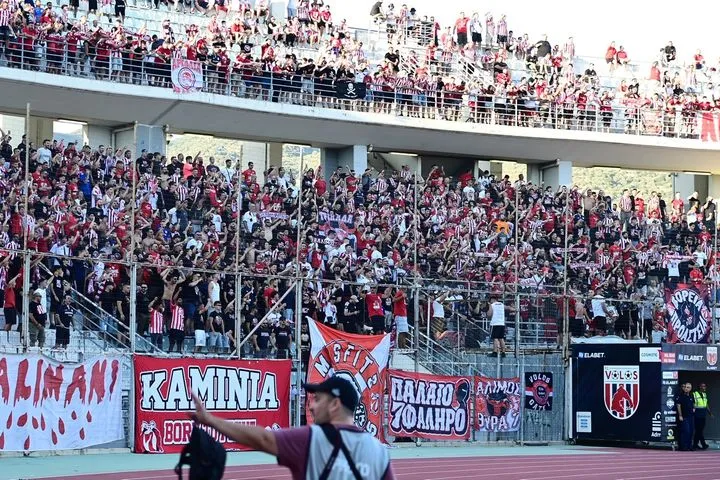 Ολυμπιακός: Δυναμικό παρών από τους φίλους των ερυθρολεύκων στο Πανθεσσαλικό, για το ματς με τον Βόλο