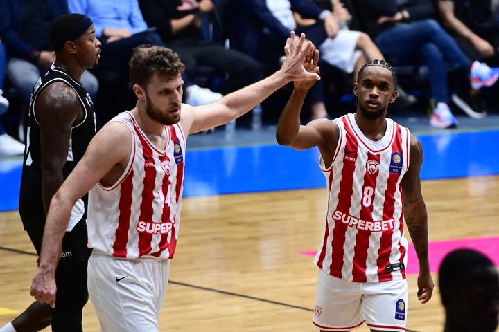 Ολυμπιακός: Έφτασε τους 350 τίτλους στα ομαδικά αθλήματα με την κατάκτηση του Stoiximan Super Cup