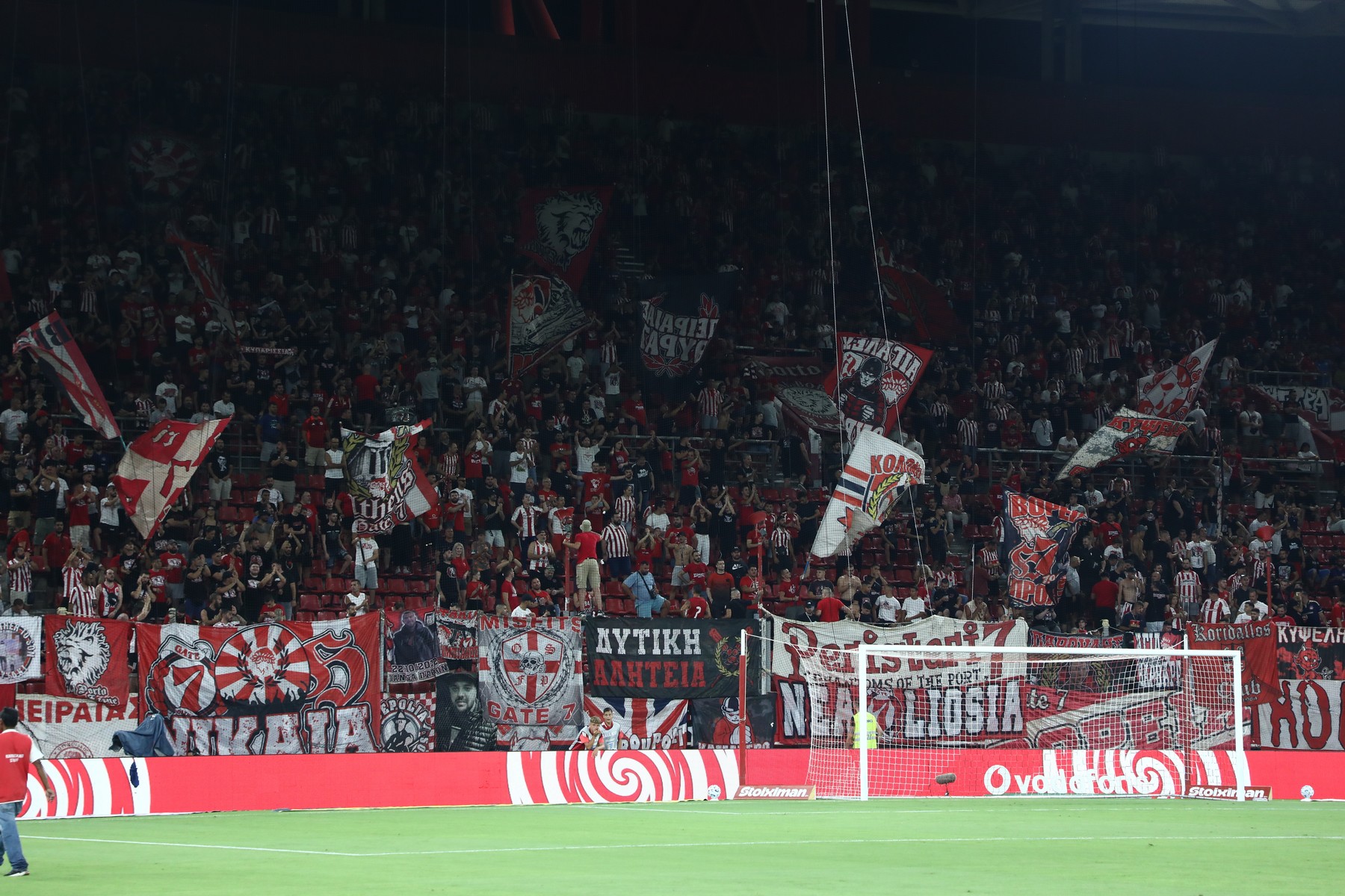 Τι αναφέρει ο Ολυμπιακός για τα φαινόμενα μεταπώλησης εισιτηρίων που έχουν παρατηρηθεί στο "Γ. Καραϊσκάκης"                                          Τι αναφέρει ο Ολυμπιακός για τα φαινόμενα μεταπώλησης εισιτηρίων που έχουν παρατηρηθεί στο "Γ. Καραϊσκάκης"