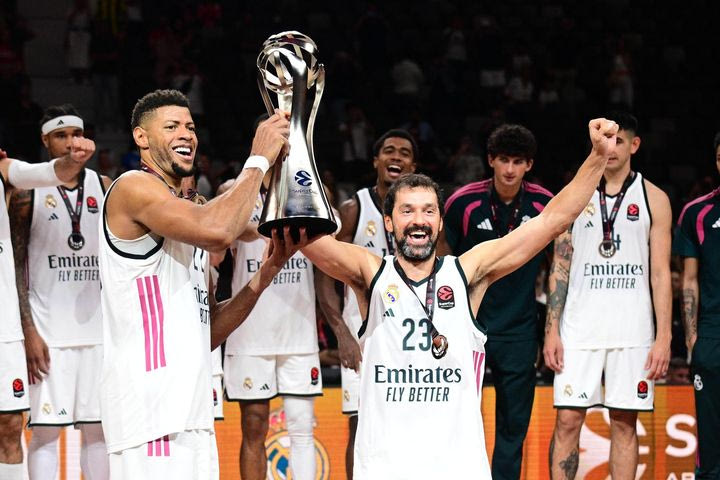 H απονομή του πρώτου EuroLeague Super Cup στη Ρεάλ Μαδρίτης