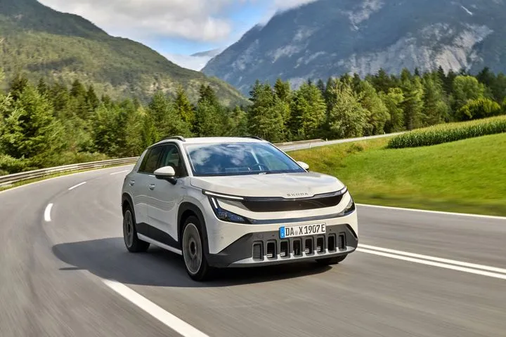 Πρώτη επαφή με το νέο μικρό SUV της Skoda- Το Epiq που είναι “μικρό στο μάτι” αλλά τελικά μεγαλύτερο απ’ όσο περιμένεις