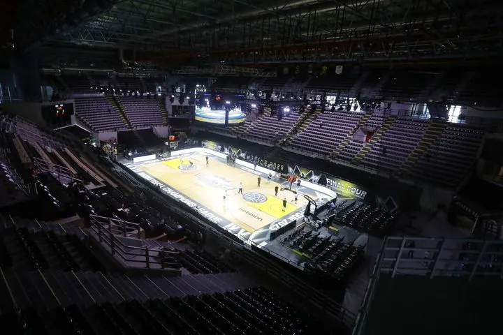 Ο Ολυμπιακός στη Sunel Arena: Έδρα ρεφενέ και με δακτύλιο
