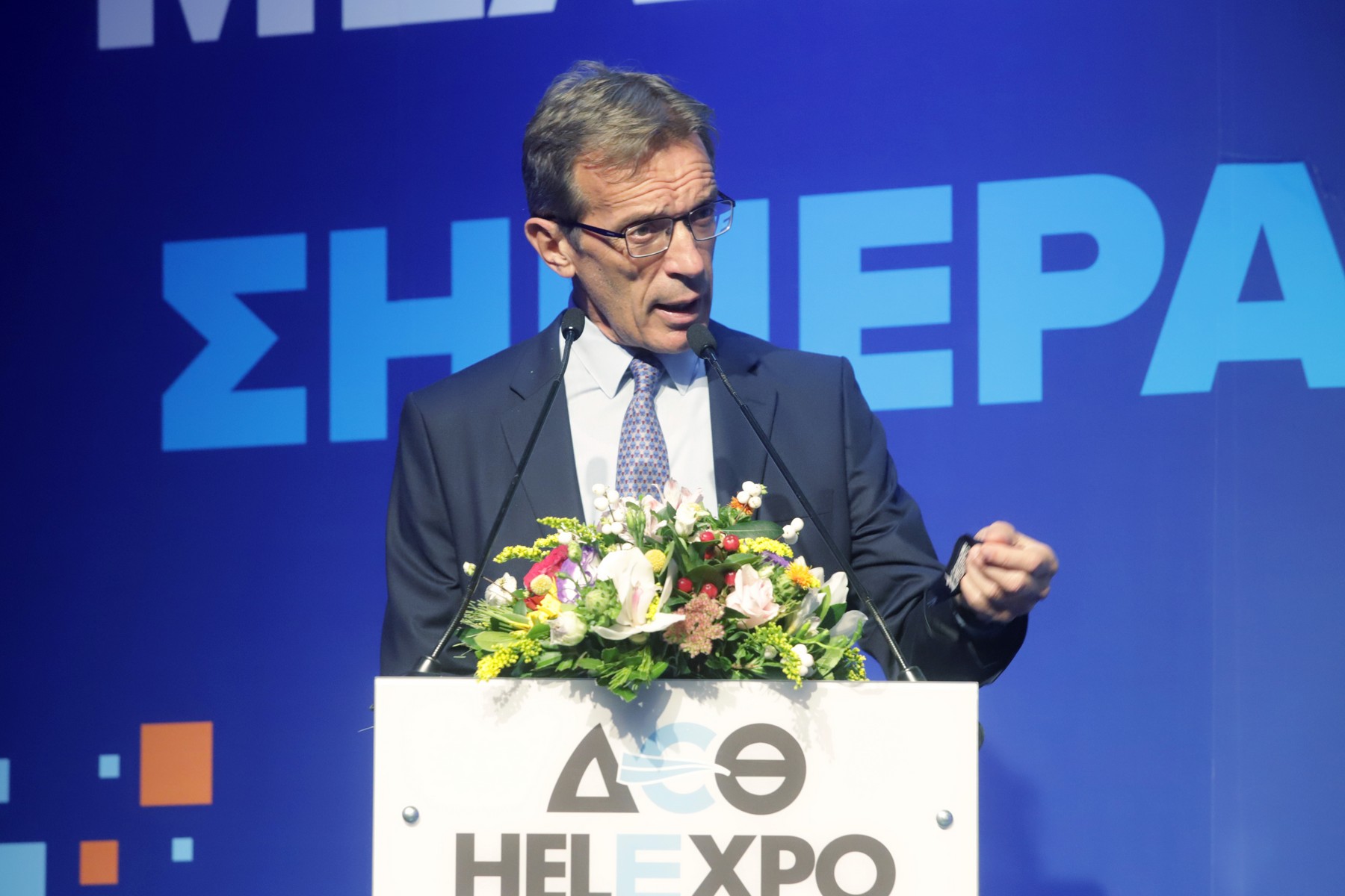 Ο Ιβάν Σαββίδης παρουσίασε τον Αναστάσιο Τζήκα ως νέο σύμβουλό του - "Προχωρά η αναδιάρθρωση του ΠΑΟΚ"                                          Ο Ιβάν Σαββίδης παρουσίασε τον Αναστάσιο Τζήκα ως νέο σύμβουλό του - "Προχωρά η αναδιάρθρωση του ΠΑΟΚ"