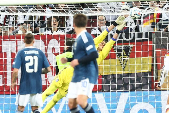 Η απίθανη επέμβαση του Τζολάκη σε σουτ του Αντεγέμι
