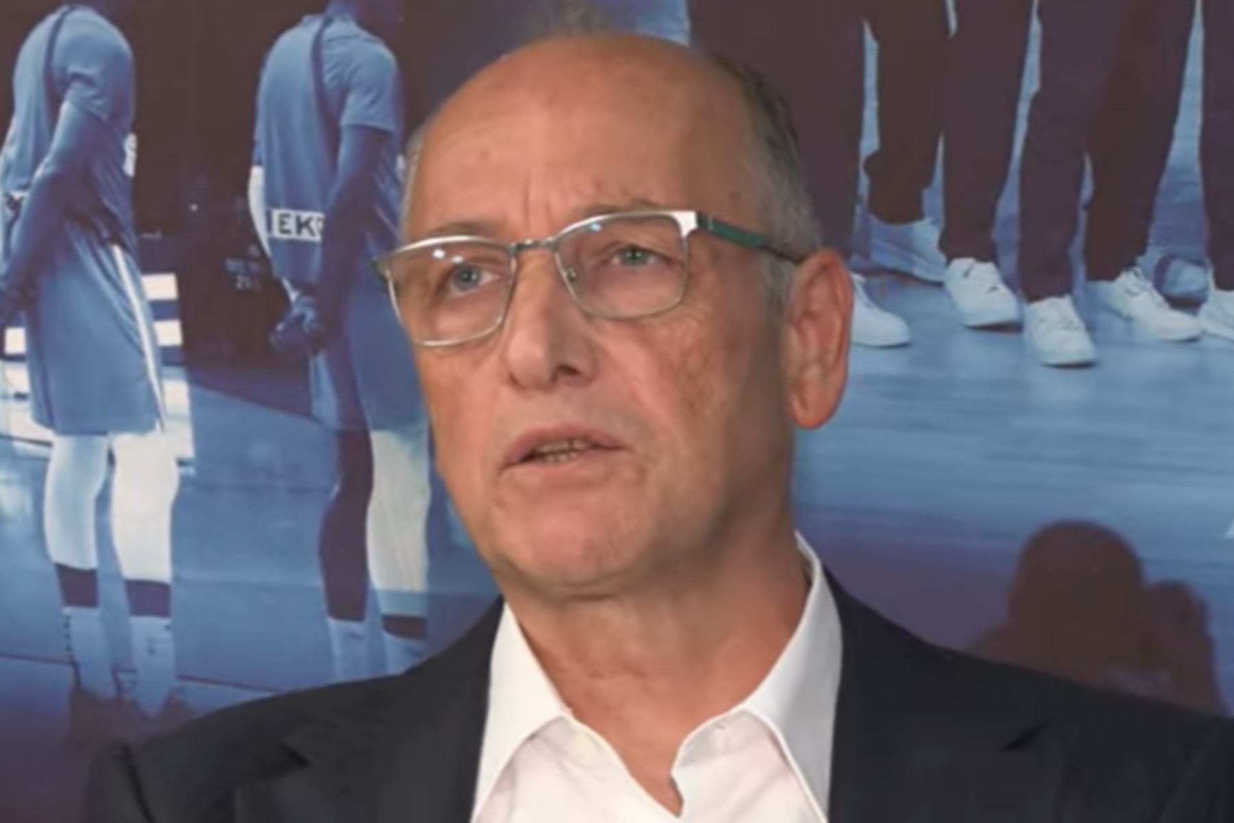 Χείμαρρος ο Βαγγέλης Λιόλιος: "Τα έβαλα με ένα σύστημα που έλεγχε τα πάντα και τα έκοψα όλα - Αν δεν καθαρίσει το μπάσκετ, δεν φεύγω"                                          Χείμαρρος ο Βαγγέλης Λιόλιος: "Τα έβαλα με ένα σύστημα που έλεγχε τα πάντα και τα έκοψα όλα - Αν δεν καθαρίσει το μπάσκετ, δεν φεύγω"