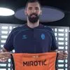 Mίροτιτς στην παρουσίασή του στη Βαλένθια: “Θέλω να ανταποδώσω την εμπιστοσύνη και να δώσω τον καλύτερό μου ευατό”