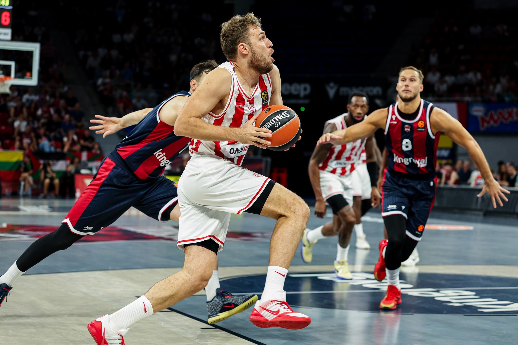 Tα highlights της επιβλητικής εμφάνισης του Ολυμπιακού απέναντι στην Μπασκόνια