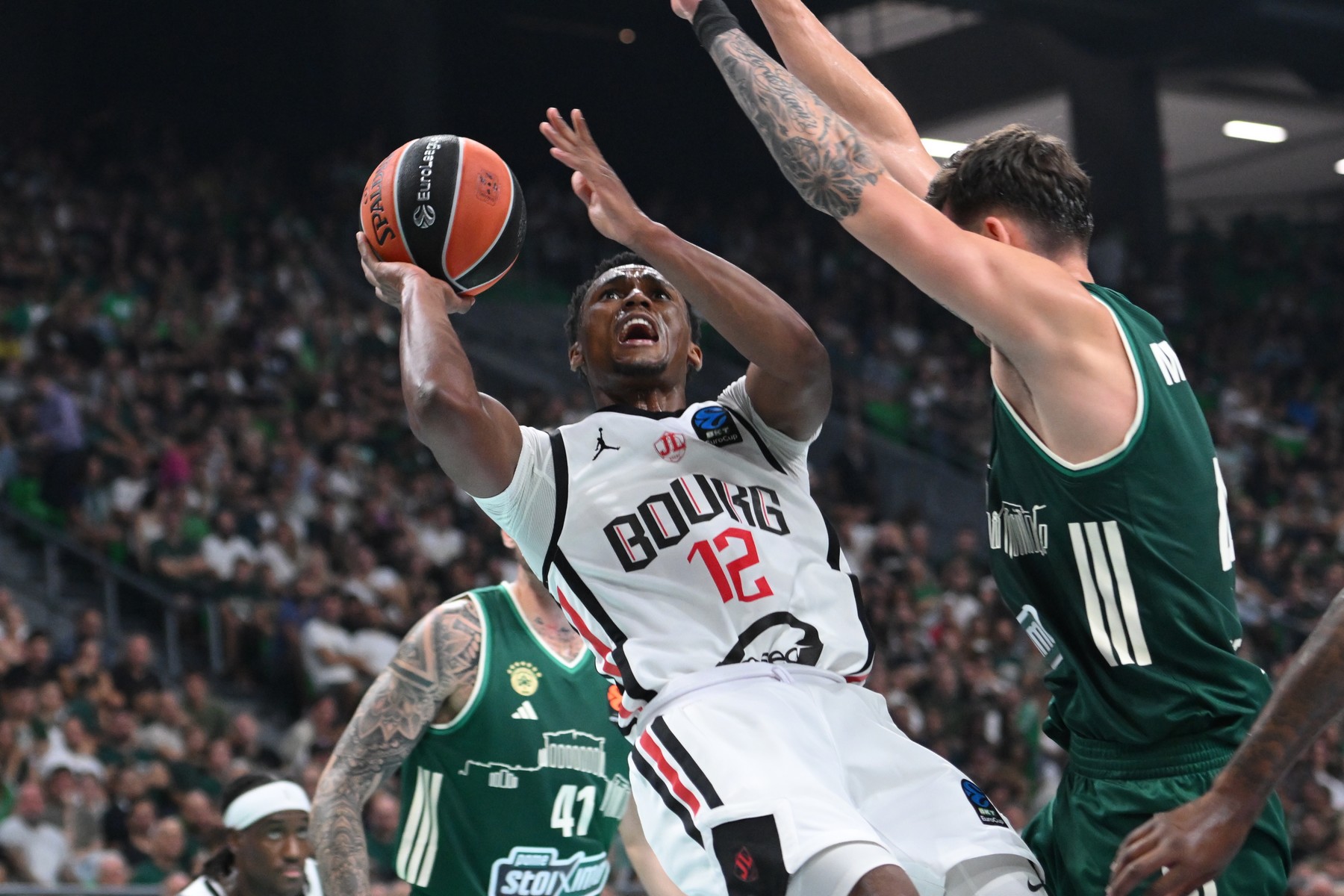 Το buzzer beater του Γουόκερ από το κέντρο στο Παναθηναϊκός – Μπουργκ