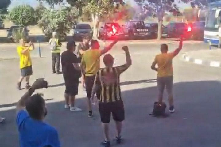 Αποθέωση από τον κόσμο του Άρη στην Κύπρο: Το VIDEO του SPORT24
