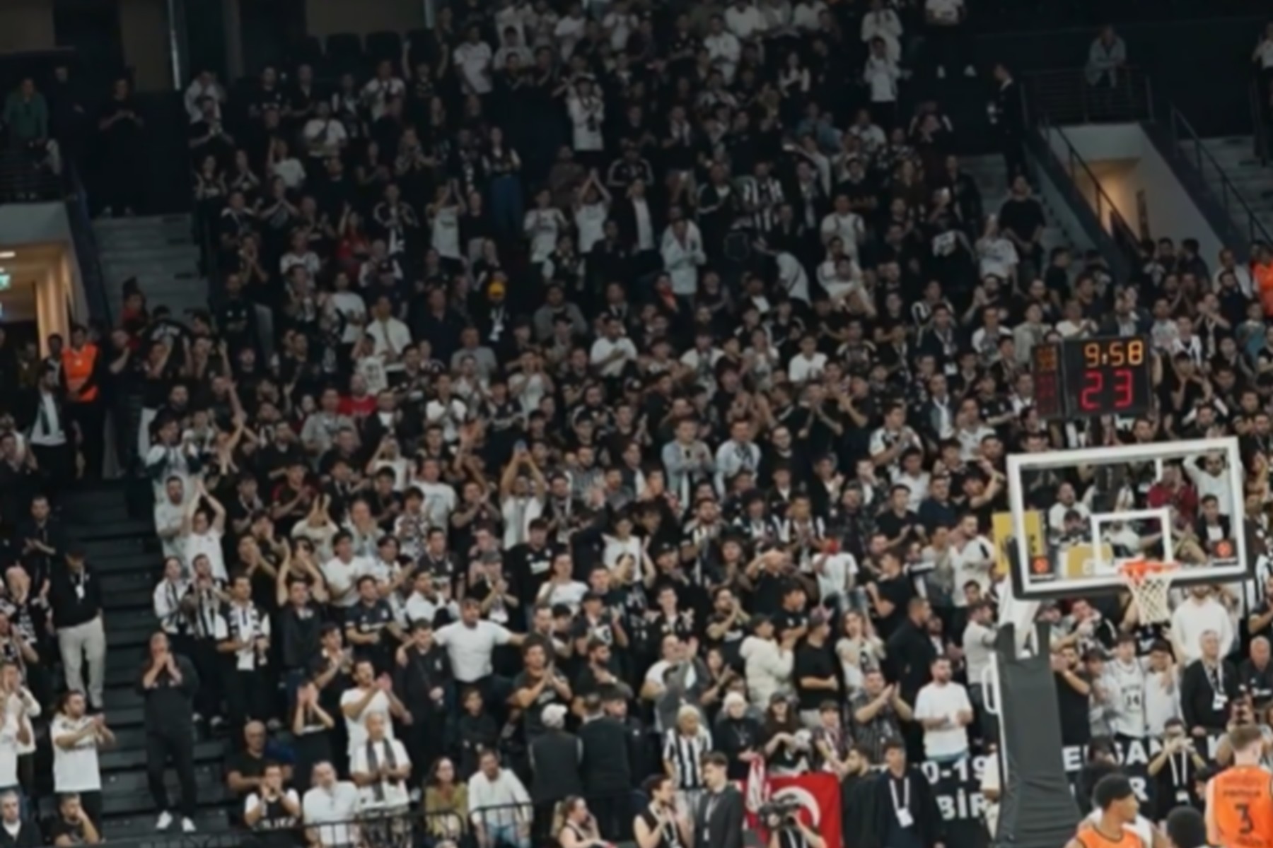 Η Μπεσίκτας επέστρεψε στην EuroLeague μετά από 4.920 ημέρες - Όμορφες στιγμές στο Basketball Development Center                                          Η Μπεσίκτας επέστρεψε στην EuroLeague μετά από 4.920 ημέρες - Όμορφες στιγμές στο Basketball Development Center