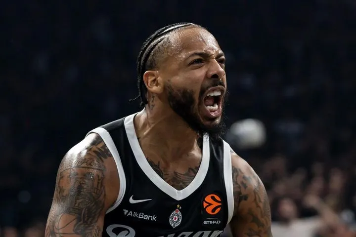 EuroLeague: Καρλίκ Τζόουνς ο MVP της πρώτης αγωνιστικής