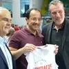 Ολυμπιακός: Η μπλούζα με τις υπογραφές στον Χριστοδουλίδη και τα παραλειπόμενα του ματς με τον Ερυθρό Αστέρα