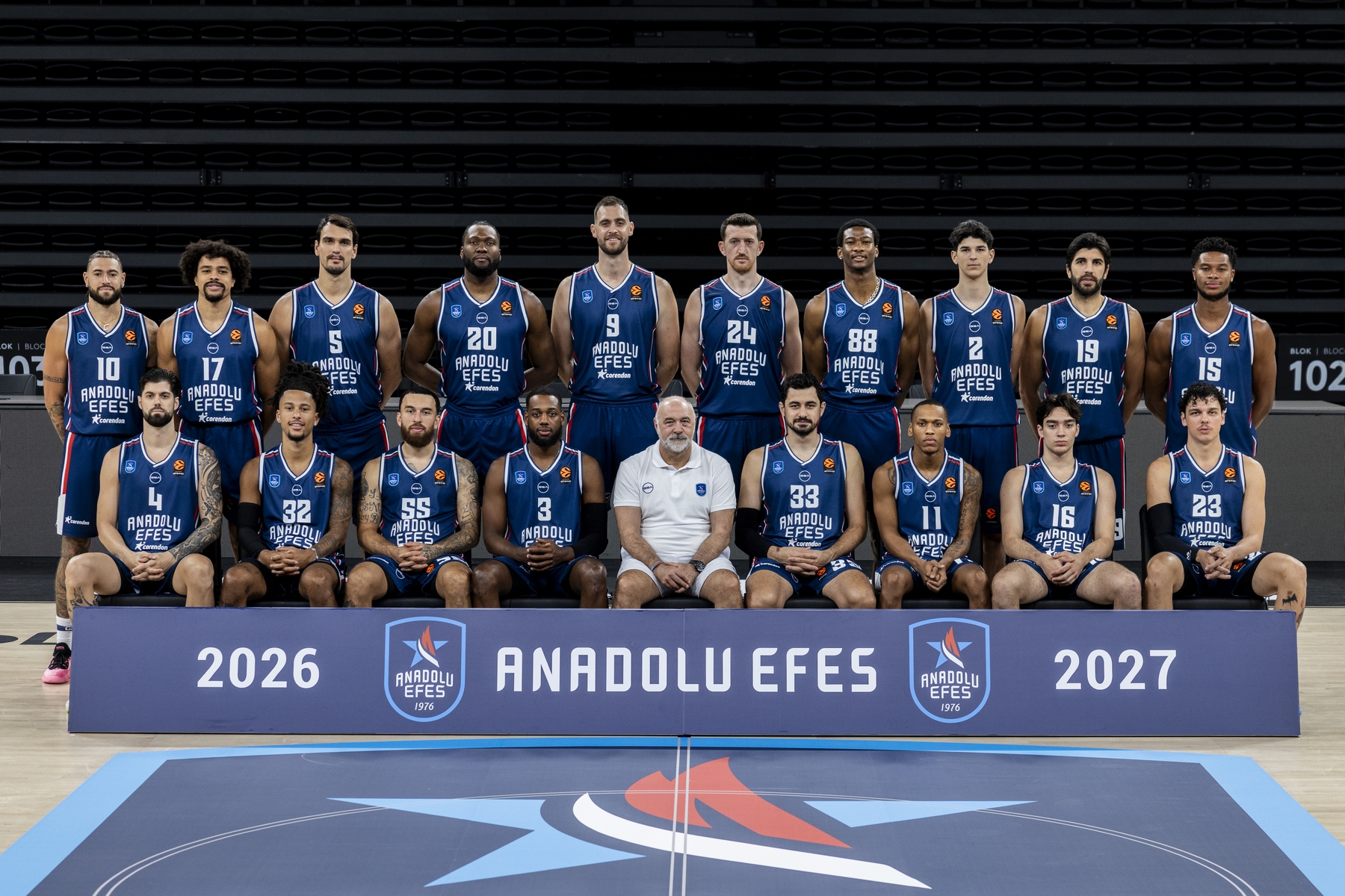 Η Εφές πήρε το Super Cup της VTB League κόντρα στη Λοκομοτίβ με 27άρη Μάικ Τζέιμς: Αυτά έκανε ο Αλεξέι Ποκουσέβσκι                                          Η Εφές πήρε το Super Cup της VTB League κόντρα στη Λοκομοτίβ με 27άρη Μάικ Τζέιμς: Αυτά έκανε ο Αλεξέι Ποκουσέβσκι