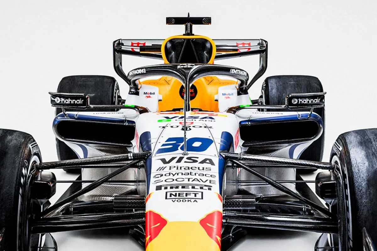 Η Πειραιώς “γράφει ιστορία” στη Monza, δίπλα στη Visa Cash App Racing Bulls