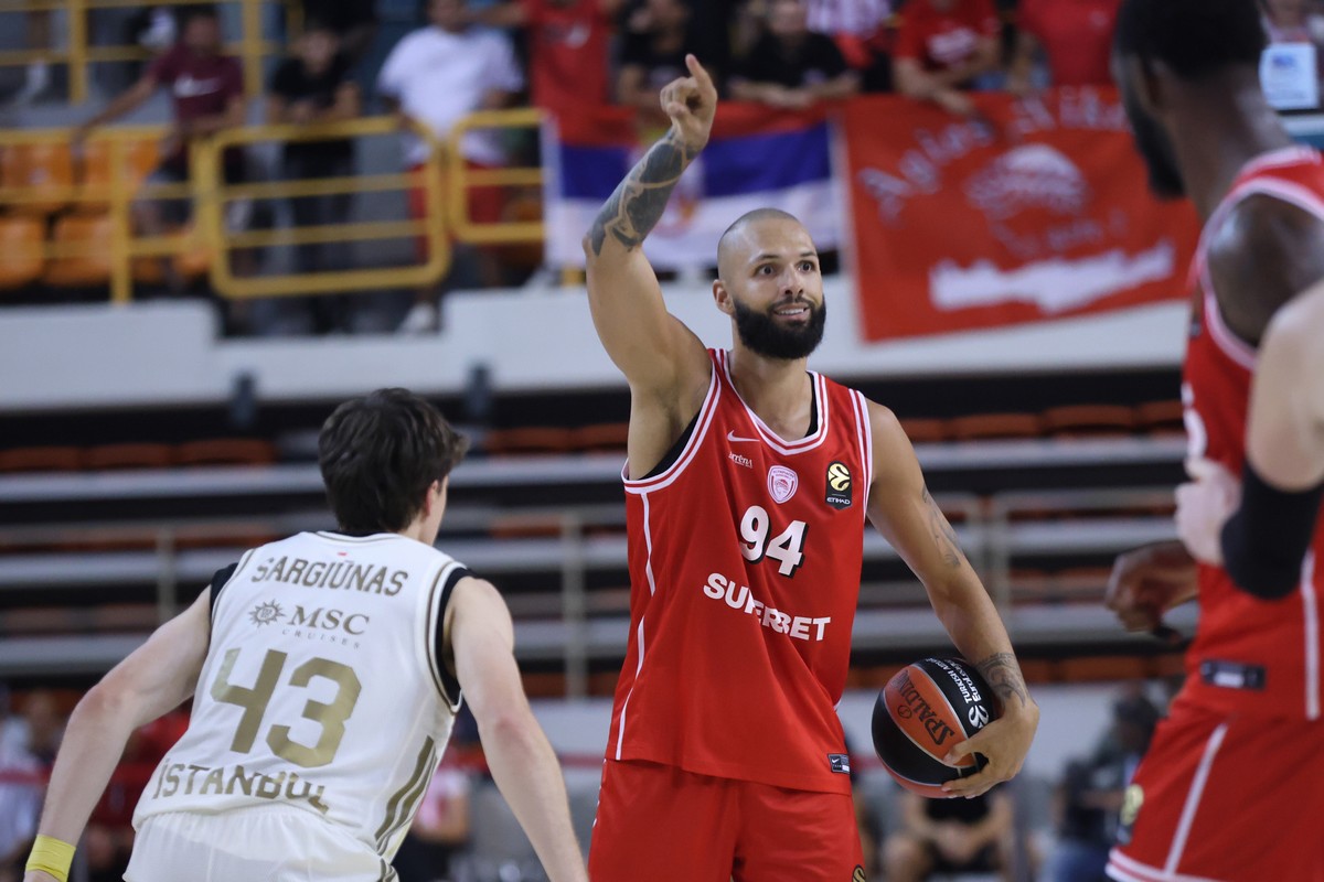 Φουρνιέ: "Χάσαμε μερικούς βασικούς παίκτες αλλά κάναμε σημαντικές προσθήκες που πρέπει να τις ενσωματώσουμε στην ομάδα"                                          Φουρνιέ: "Χάσαμε μερικούς βασικούς παίκτες αλλά κάναμε σημαντικές προσθήκες που πρέπει να τις ενσωματώσουμε στην ομάδα"