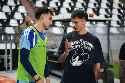 Υπό το βλέμμα παικτών του ΠΑΟΚ η προπόνηση της Εθνικής Ελλάδας